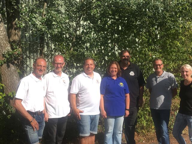 Das Foto zeigt von links Gerd Breidenbach (Präsident), Joachim Wischert (Zugleiter), Frank Reiländer (1.Vorsitzender), Stefanie Waldorf (Schriftführerin), Olaf Honrath (Orgaleiter), Siegfried Wendt (Geschäftsführer), Diana Rappenhöhner (Literatin) | Foto: Torsten Keil