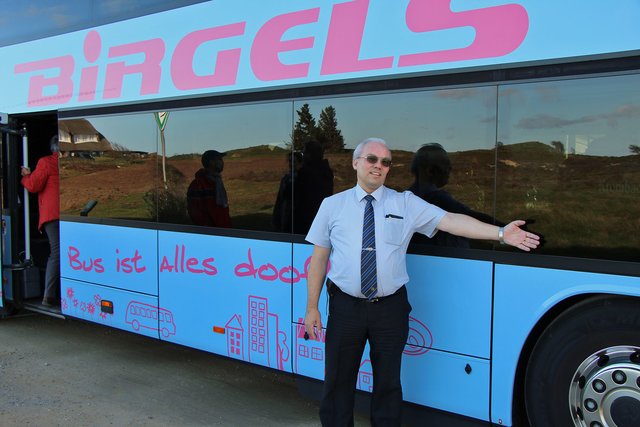 Unser Lieblings-Busfahrer, Stefan Faustmann, schon bekannt von unserer großen Jubiläumskonzertreise nach Berlin, von der Firma BIRGELS Reisen aus Meerbusch. | Foto: Bastian Schlößer