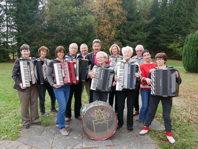 Gruppenfoto beim Probenwochenende des Akkordeon-Orchesters Wesseling in der Eifel.