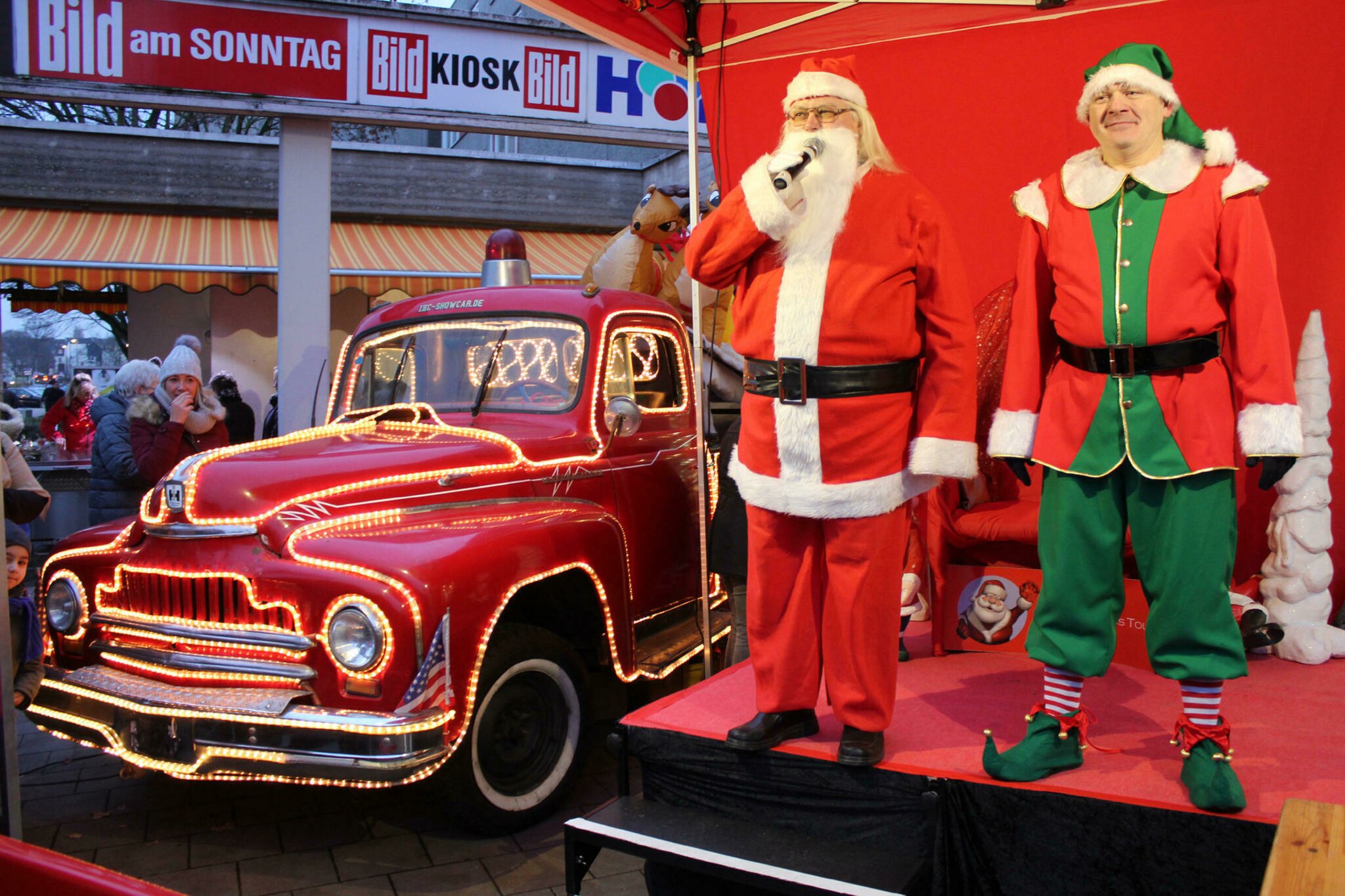 Tannenbaum schmücken, Feiern und Weihnachtsmarkt Ein guter Einstieg