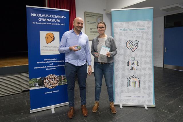 Bodhan Zemek, stellvertretender Schulleiter des NCG und Projektleiterin Franziska Schultheis freuen sich über die spannenden und lösungsorientieren Ergebnisse der Ideenwerkstatt. | Foto: prl