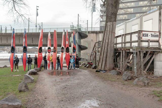 Das KSK-Team, das Europa- und Weltmeister hervorbringt, muss seit mehr als sieben Jahren mit Provisorien leben. Rechts ist der Sanitär-Container, in dem immer wieder die Heizung ausfällt oder Rohre einfrieren. | Foto: König