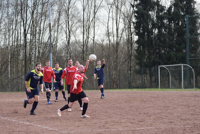 Eine geschlossene Mannschaftsleistung beim Erfolg des SV Höhe gegen den Bröltaler SC 03 II | Foto: Erwin Höller 