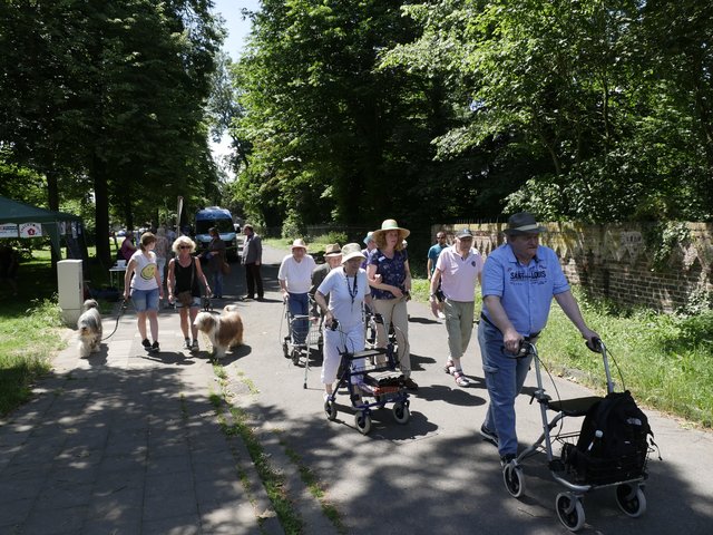 Ausflug gefällig? - Auch Seniorinnen und Senioren bringen sich gern ein. | Foto: Heinz Könen