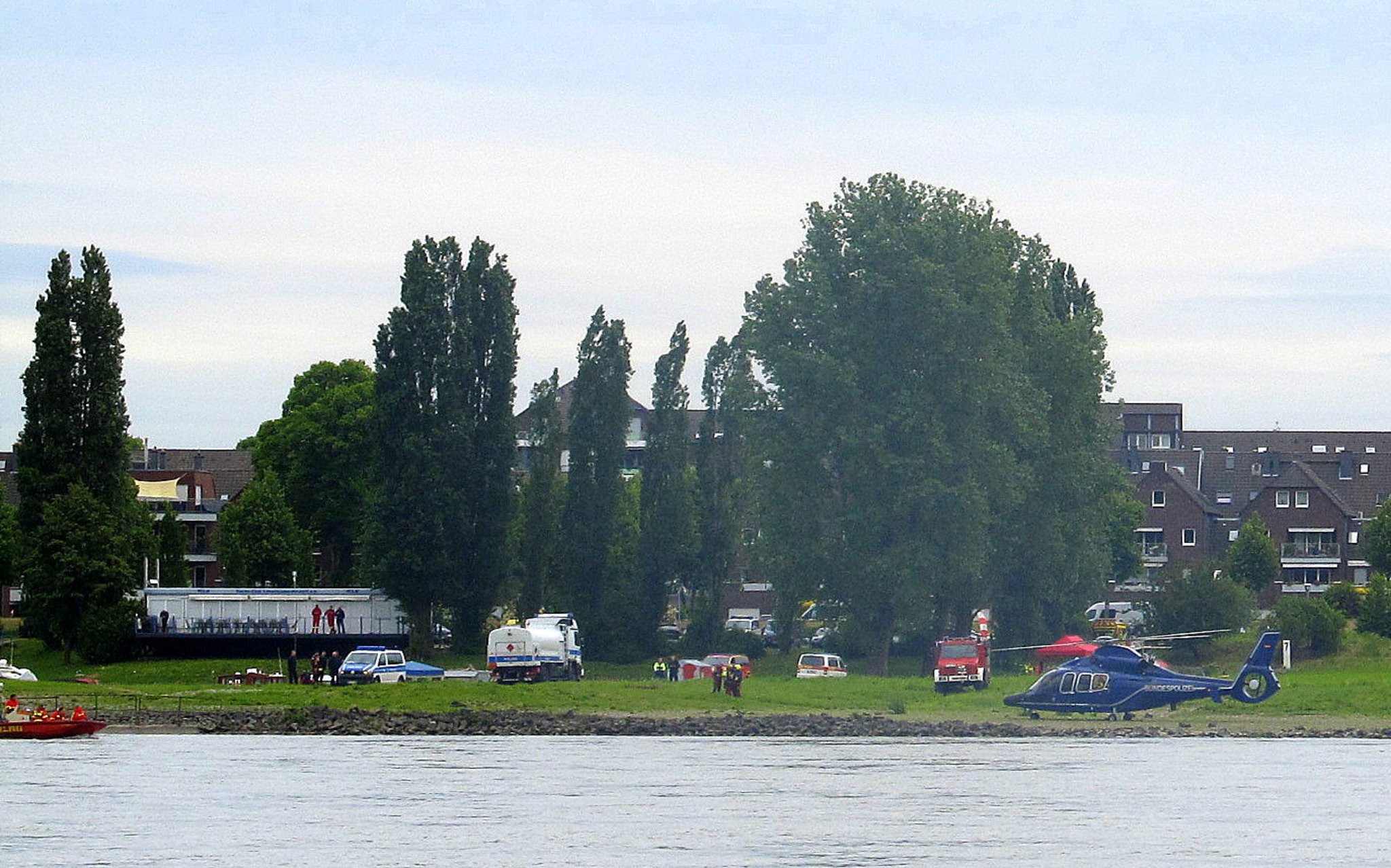 Hubschrauber Uber Rhein Heute