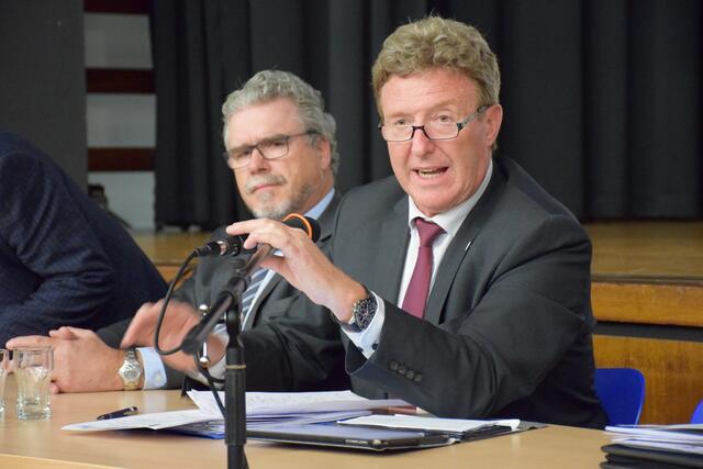 Manfred Poth, der Allgemeine Vertreter des Landrats, leitete die Info-Veranstaltung zum Thema „Blei-Screening“.  | Foto: KR/ProfiPress