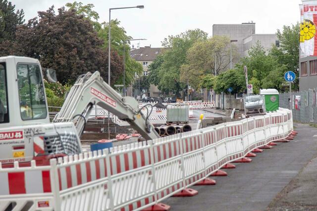 Die Sanierungsarbeiten an der Germaniastraße haben die Parkplatznotlage weiter verschärft. | Foto: König