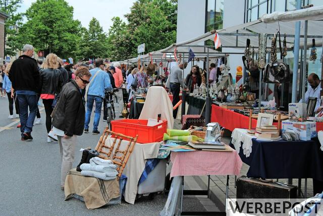 Trödelmarkt Kerpen: Sogar ein Segelboot stand zum Verkauf - Kerpen