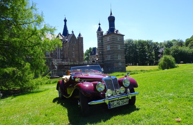 Beim Picknick auf Schloss Merode lebt die gute, alte Zeit wieder auf | Foto: Andrea Floß