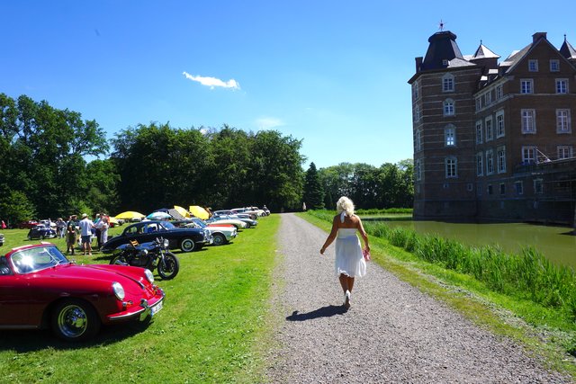 Flanieren und Fachsimpeln: Oldtimer-Events mit originalgetreuer Ausstattung werden immer beliebter. | Foto: Andrea Floß