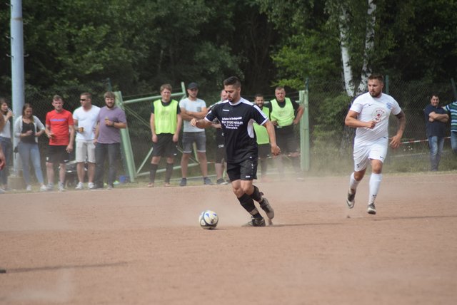 Alexander Quadt brachte den SV Höhe per Foulelfmeter in Front | Foto: Erwin Höller