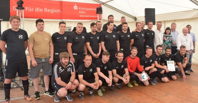 Ehre wem Ehre gebührt - Daumen hoch für die Fairplay-Wertung für den SV Höhe  | Foto: Erwin Höller 
