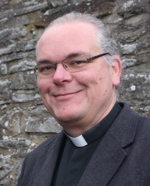 Pfarrer Erik Pühringer dankte allen herzlich, die geholfen haben, Familie T. 15 Monate lang im Kirchenasyl zu begleiten und zu betreuen und auch allen „Außenstehenden“, die tatkräftig Unterstützung geleistet haben.  | Foto: ML/ProfiPress
