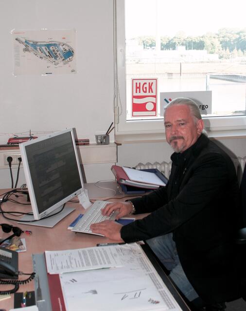 Die Belegschaft der Häfen und Güterverkehr Köln AG hat Ankündigungen, die Planungen zum Ausbau des Godorfer Hafens formal stoppen zu wollen, mit Unverständnis zur Kenntnis genommen: Michael Auer, Betriebsratsvorsitzender der HGK AG. | Foto: HGK