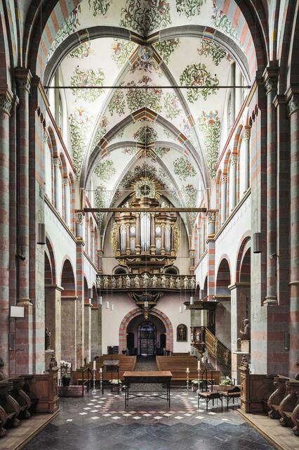 Dombaumeisterin a.D. Barbara Schock-Werner: „Die Abtei ist der zauberhafteste unbekannte Ort“. | Foto: Florian Monheim / Bildarchiv Mon
