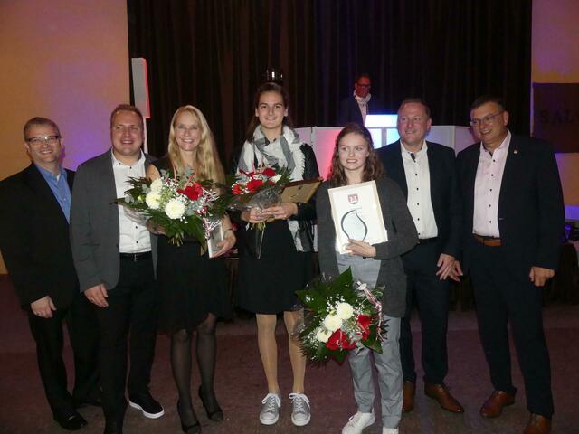 Die drei Ersten bei den Damen: Monika Sawade, Alexa Hans und Katharina Tucke. | Foto: Klinkhammels