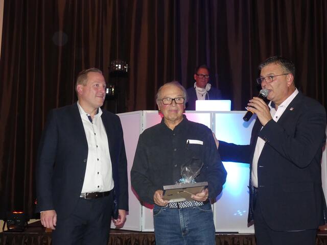 Gerd Linnartz ist für seinen fotografischen Einsatz bei sportlichen Events weit über die Grenzen Niederkassels bekannt. Dafür wurde er im Rahmen der Sportlergala ausgezeichnet. | Foto: Klinkhammels