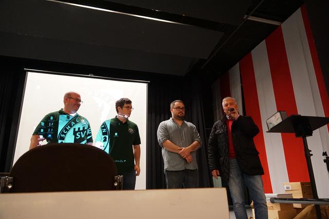Ansprache des Bürgermeisters Volker Erner
Links die Turnierleitung: Stefan Weiher, Rene Nett, Julian Spradley | Foto: Christian Clausen