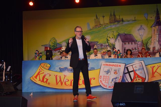 Kabarettist Wolfgang Trepper ist erstmals in der Session im rheinischen Karneval unterwegs, so auch in Windhagen. | Foto: Erwin Höller 