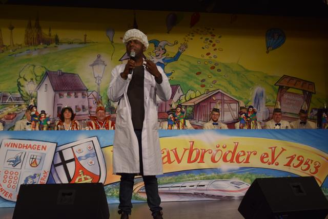 Mr. Motombo (Dave Davies) wurde bei der Sitzung frenetisch gefeiert. | Foto: Erwin Höller 