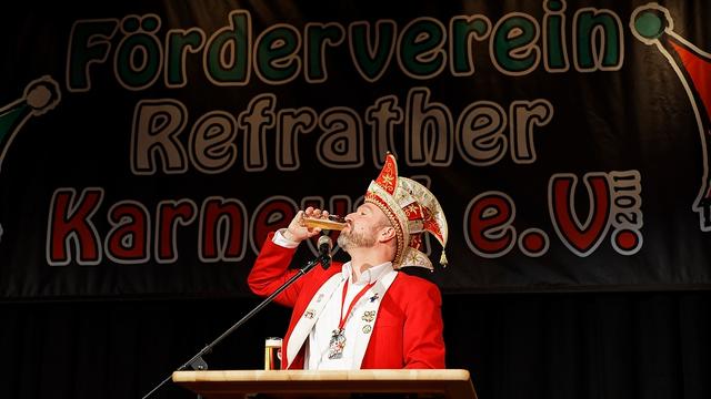 Der Sitzungspräsident (Volker Weininger) | Foto: Photographie Andreas Weinand