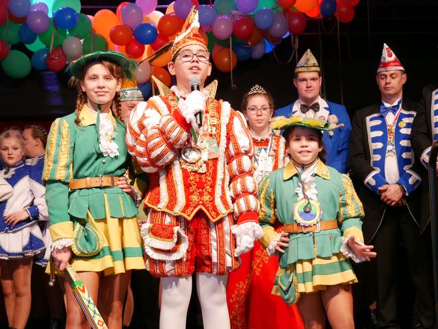 Kinderprinz Dean I. hält seine Ansprache an das närrische Volke auswendig.  | Foto: Anita Brandtstäter