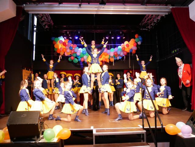 Als nächstes tanzte das Kinder- und Jugendtanzcorps der KG Löstige Postillione von Wesseling.  | Foto: Anita Brandtstäter