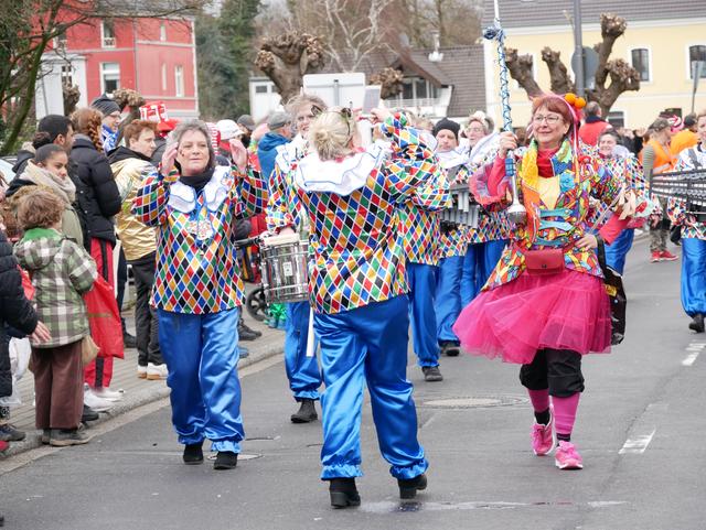 Spielmannszug Komet Blankenese. Mit Hilfe aus dem Publikum!  | Foto: Anita Brandtstäter