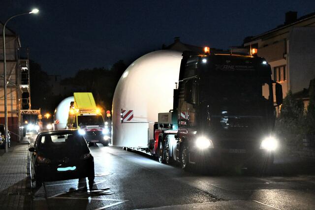 „Kleine“ fünf Meter breite GESTRA-Radome gehörten auch zur wertvollen Fracht. | Foto: AS