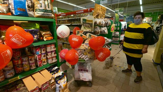 Jede Menge Tierfutter und Tierbedarf | Foto: Heinz Könen