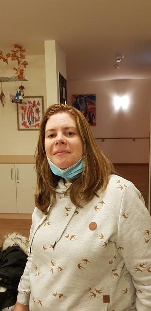 Diana Stockhausen, 41, hat einen Patensohn, ist Mitglied im Schützenverein und lebt im Betreuten Wohnen. Ihr Traum: eine eigene Wohnung irgendwann.  | Foto: Blatt-Gold