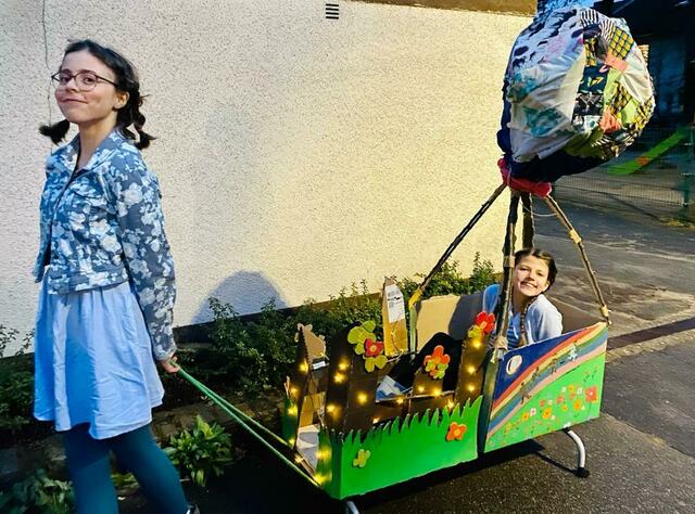 Kennziffer 146 - Das Motto „Der Zauberer von Oz“ haben Kim Körnich und Maja Neunzerling aus Brühl für ihren Karnevalswagen verwendet. | Foto: Körnich