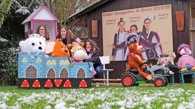 Kennziffer 76 - Einen Nachbau ihres Prinzenwagens der Session 2019/2020 schicken die Familien Maaß und Schömer aus Meckenheim-Ersdorf. | Foto: Maaß-Schömer