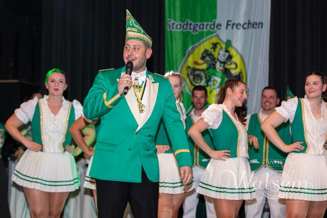 Mitglied in der Stadtgarde? Da gab es für Peter Flohr gar keine Alternative als Enkel des Mitbegründers Peter Flohr. 
Er sagt: Als Karnevalist in der 3. Generation liegt mir Tradition sehr am Herzen! Und es ist schön zu sehen, dass Traditionen wie Karneval, Schützen oder Maigesellschaften durch junge Leute immer weitergetragen werden! Klar, dass unser Sohn Paul von Anfang an mit bei den Auftritten des Tanzcorps dabei war! Und natürlich ist er auch schon als Kinderprinz angemeldet :-)"  | Foto: Benno Van Walden