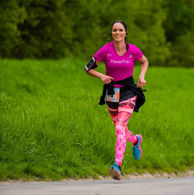 "Powerfrau" Jeanne Li Voß machte bei "Glessen läuft 2021" den 1. Platz beim 5 km Lauf.  | Foto: Jürgen Libertus