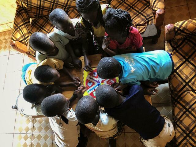 Um den Kindern ein im Ansatz unbeschwertes Leben zu ermöglichen, sucht der Verein regelmäßig nach Paten und Spendern. | Foto: Häuser für Waisenkinder
