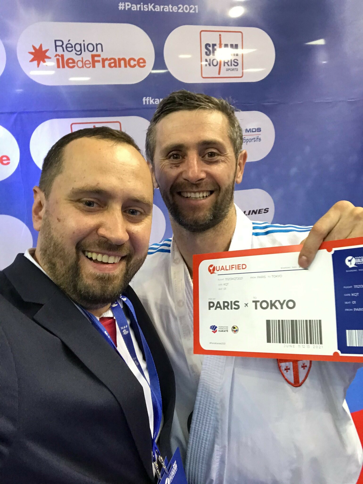 Gummersbacher ist OlympiaCoach Nika Tsurtsumia als KarateTrainer dabei