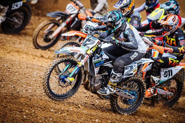 Egal, wie die Bedingungen auf der Strecke waren: Max Nagl konnte sich schnell anpassen und fuhr der Konkurrenz auf dem Waldkurs davon. | Foto: ADAC Motorsport