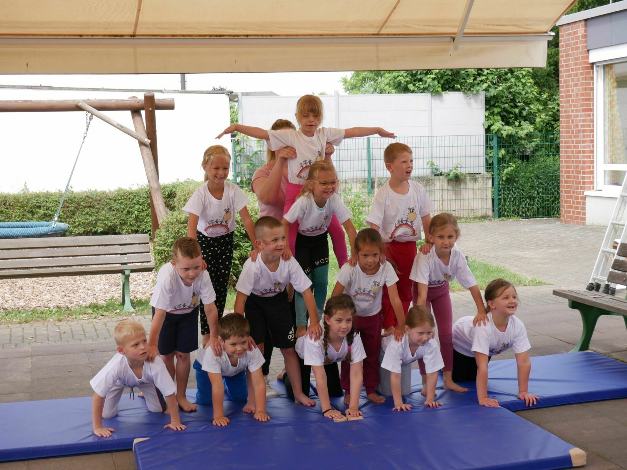 Zirkusprojekt: Akrobaten, Zauberer, Fakire und Jongleure im