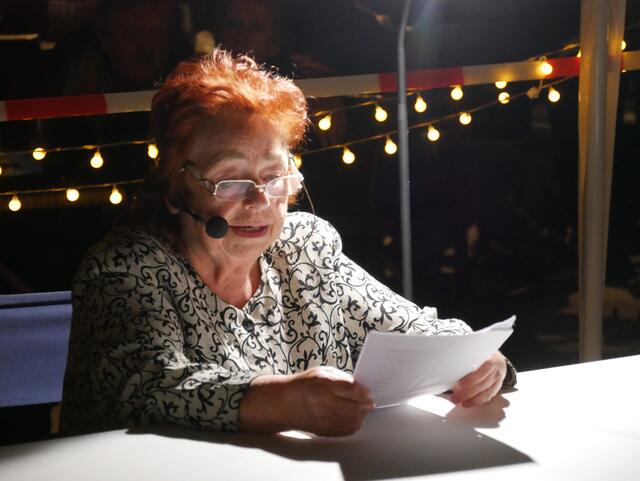 Helga Rost bei ihrer Lesung bei den 4. Wesselinger Lichtern 2020.  | Foto: Anita Brandtstäter