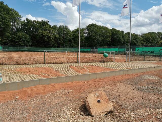 Nur die oberen Plätze haben noch etwas rote Asche. | Foto: Volker Düster