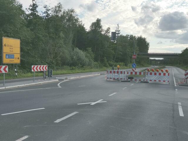 Die Luxemburger Straße wird wohl auch in der kommenden Woche im Teilbereich von Oberliblar/Köttingen, "Am Giezenbach" (Foto), bis hin zum Anschluss der L163, Frauenthaler Straße in Höhe von Blessem, noch nicht wieder geöffnet. | Foto: Volker Düster