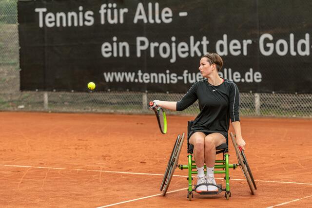 Britta Wend ist bei den Damen die Kölner Hoffnung bei den 10. Offenen Meisterschaften auf der Anlage des Marienburger SC. | Foto: Stefan Brendahl