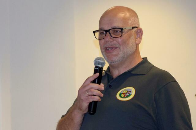 Der 1. Vorsitzende des Vereins "Em Dörp", Meinhard Tappert, dankte im Rahmen der Eröffnung vor allem den vielen Helfern. | Foto: Volker Düster