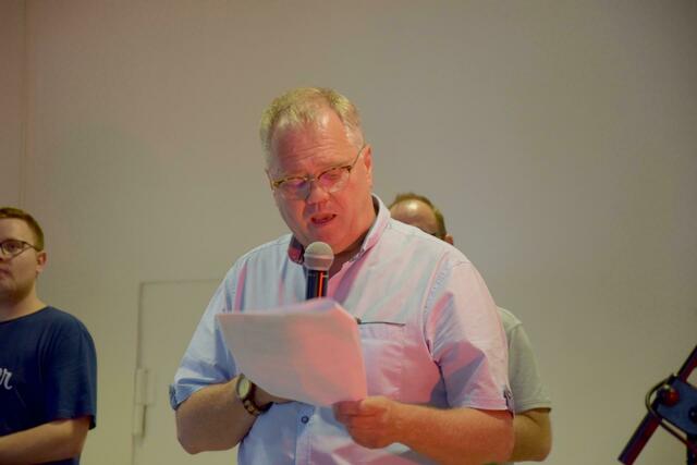 Nicht ohne Stolz blickte Burkhard Gäntgen, Vorsitzender der Dorfgemeinschaft Bliesheim, zurück und bedankte sich beim Verein "Em Dörp" und bei allen Helfern für das Geleistete. | Foto: Volker Düster