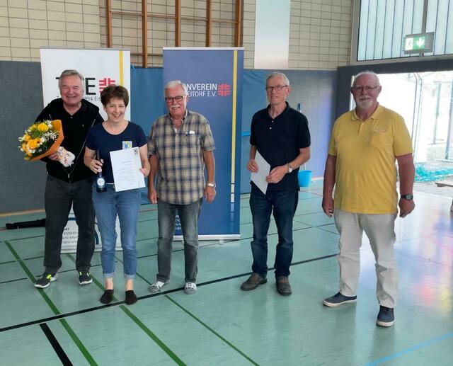 Die langjährigen und jetzt geehrten Vereinsmitglieder Wolfgang Wirtz, Claudia Fuchs, Wolfgang Siebentritt, Siegfried Mantel und Gerhard Dingel (v.li.) | Foto: TV Eitorf