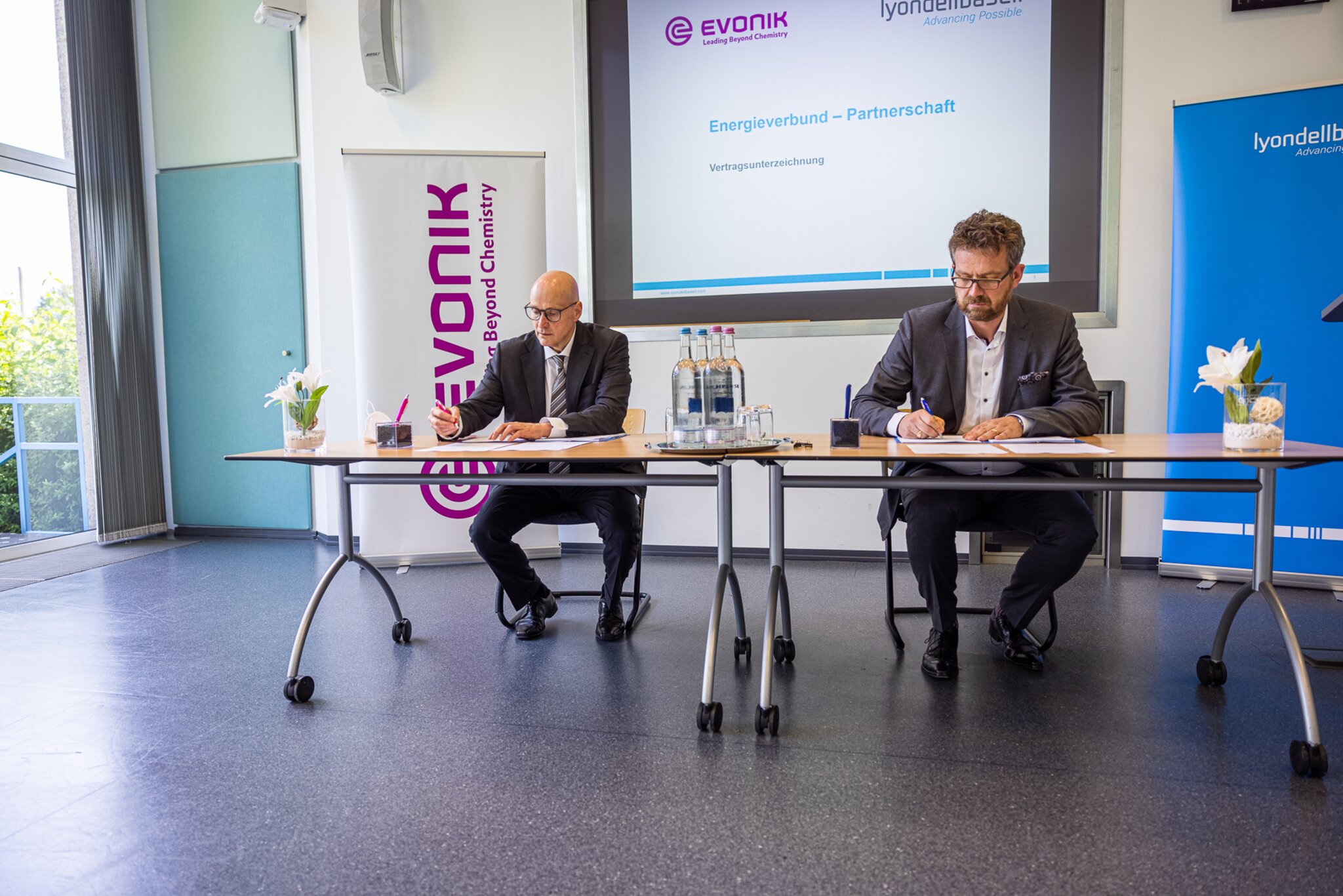 Evonik Und LyondellBasell Chemiegiganten Unterzeichneten Gemeinsame evonik-und-lyondellbasell-chemiegiganten-unterzeichneten-gemeinsame