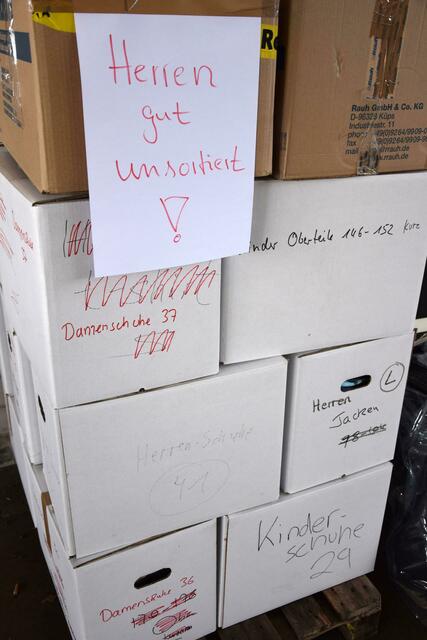 Unzählige Kisten wurden von der Unwetter-Hilfe-Erftstadt gepackt und zum Teil auch in die Eifel oder an die Ahr verschickt. | Foto: Volker Düster