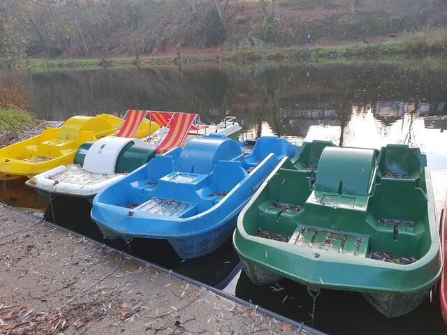 Die Boote im herbstlichen Herchener Hafen. | Foto: Stefan Läer