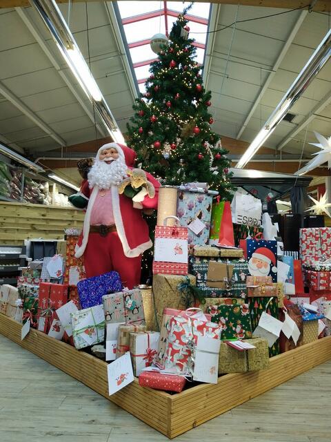 So viele Geschenke wie noch nie konnte Mutabor an Kinder und Jugendliche in Pflegefamilien und Wohngruppen verteilen. | Foto: Mutabor